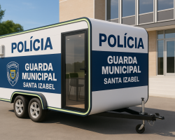 Trailer itinerante de polícia: segurança mais próxima da comunidade